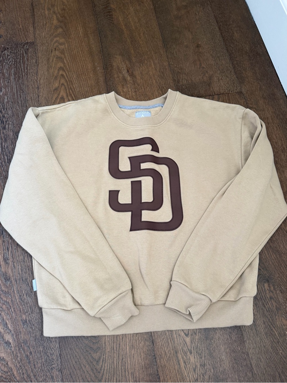 Antigua Women’s San Diego Padres Logo Sweatshirt Sz M